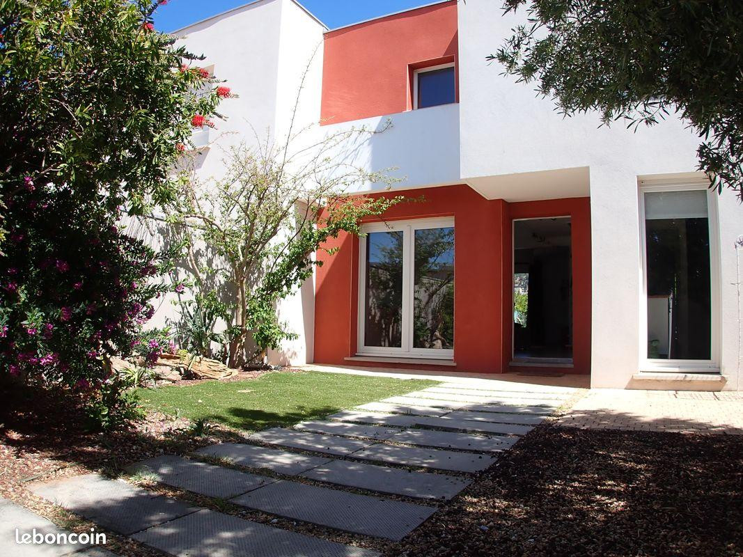 
                                                Location
                                                 Maison bord de mer