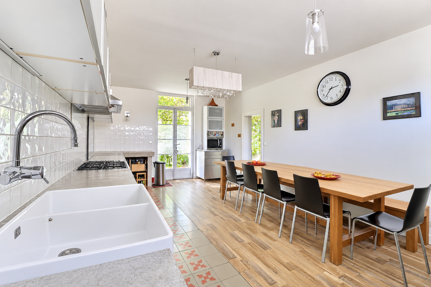 
                                                Vente
                                                 Maison bourgeoise de 237 m² avec piscine