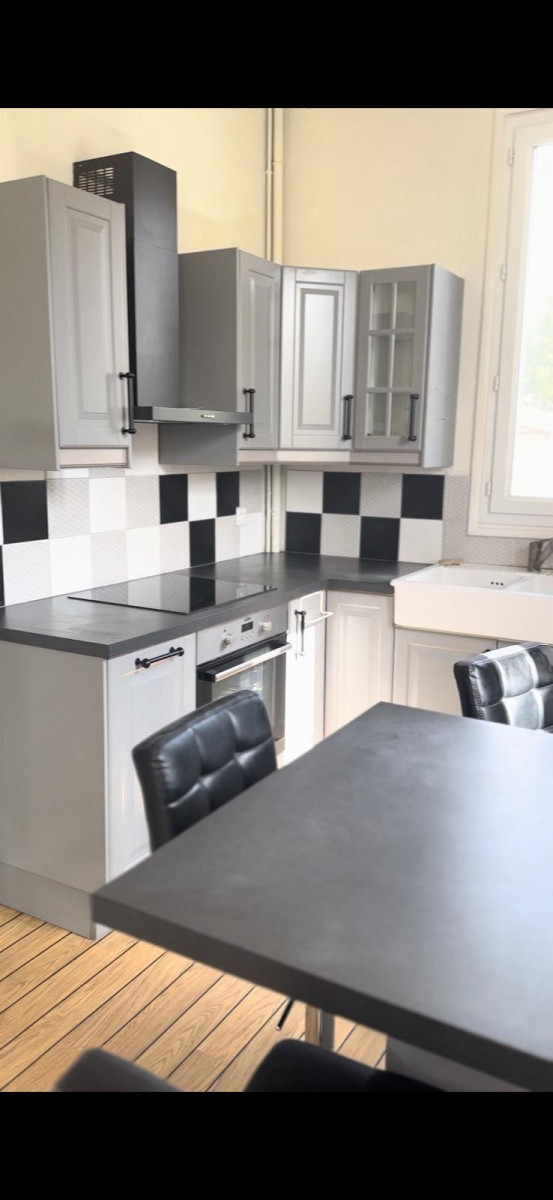 
                                                Colocation
                                                 Maison bourgeoise meulière en colocation