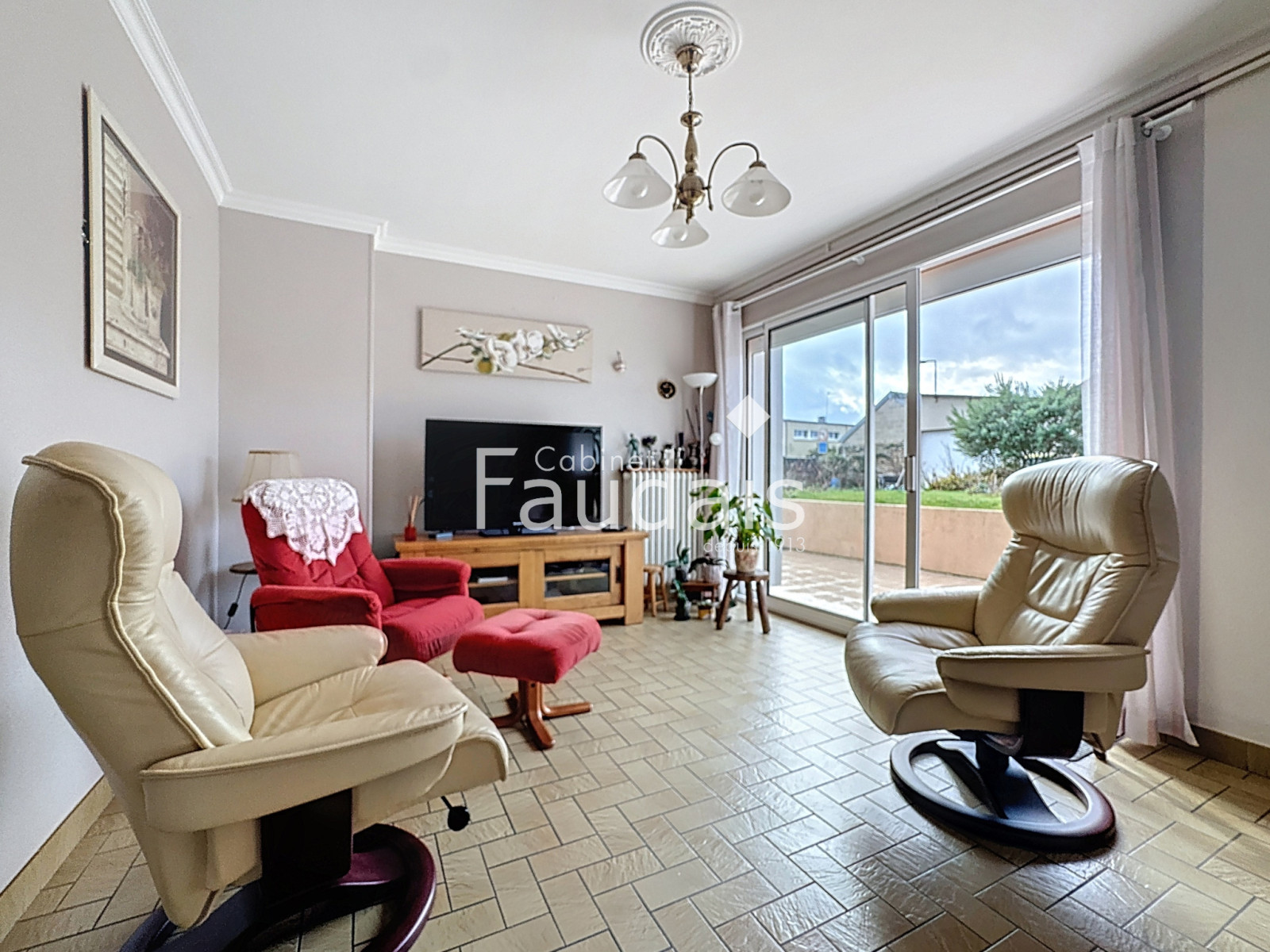 
                                                Vente
                                                 Maison centre ville de Saint-Lô 3 chambres  -529 m2 de terra