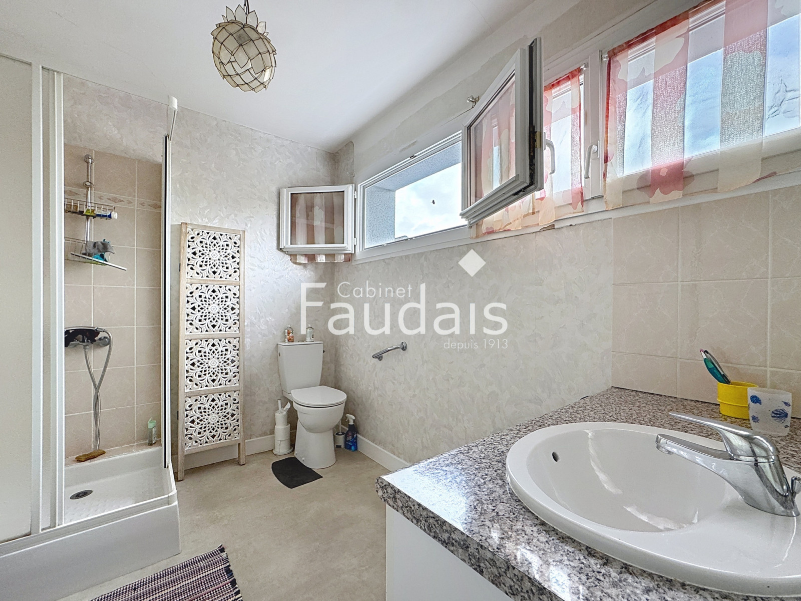 
                                                Vente
                                                 Maison centre ville de Saint-Lô 3 chambres  -529 m2 de terra