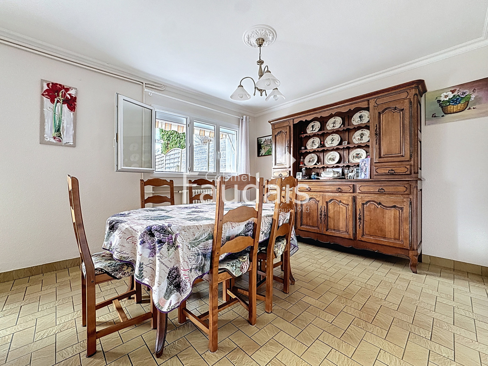 
                                                Vente
                                                 Maison centre ville de Saint-Lô 3 chambres  -529 m2 de terra