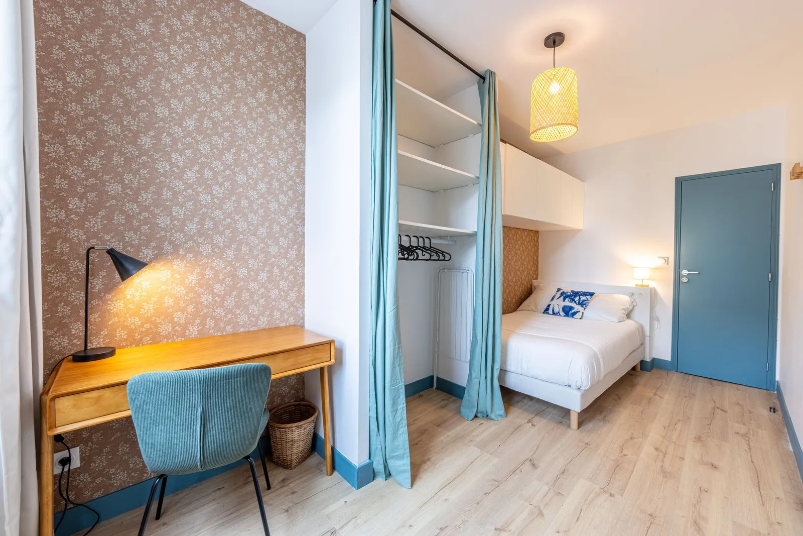 
                                                Colocation
                                                 Maison - Chambre 12.8m² - Creteil - 860€/mois CC