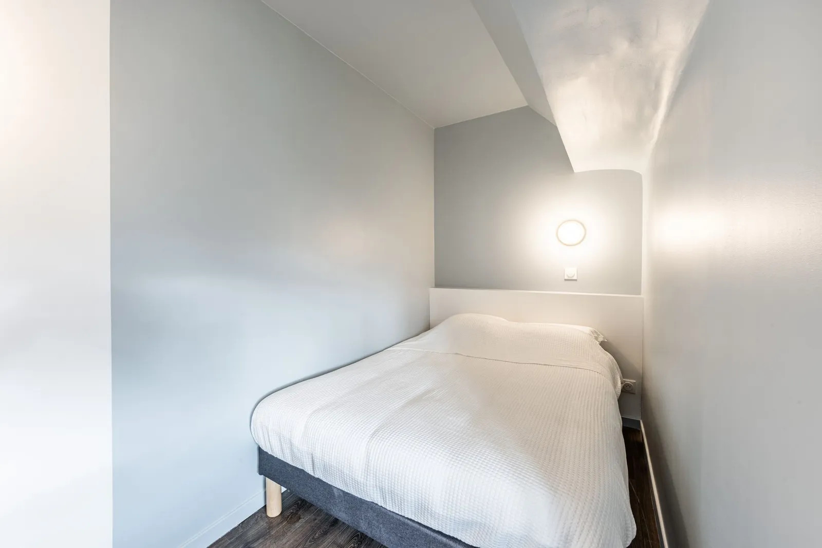 
                                                Colocation
                                                 Maison - Chambre 12m² - Chatillon - 957€/mois CC