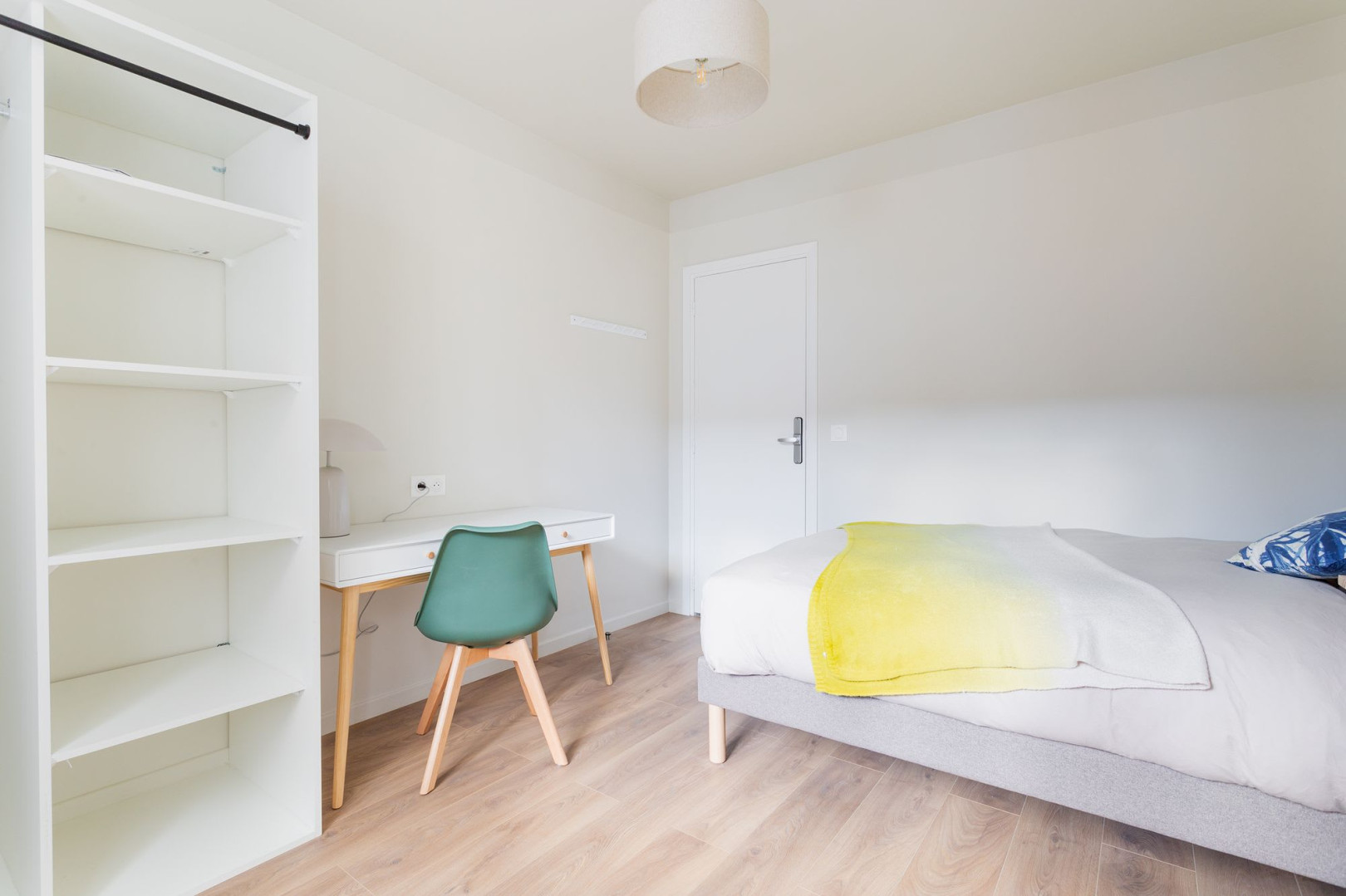 
                                                Colocation
                                                 Maison - Chambre 13.61m² - Lille - 760€/mois CC