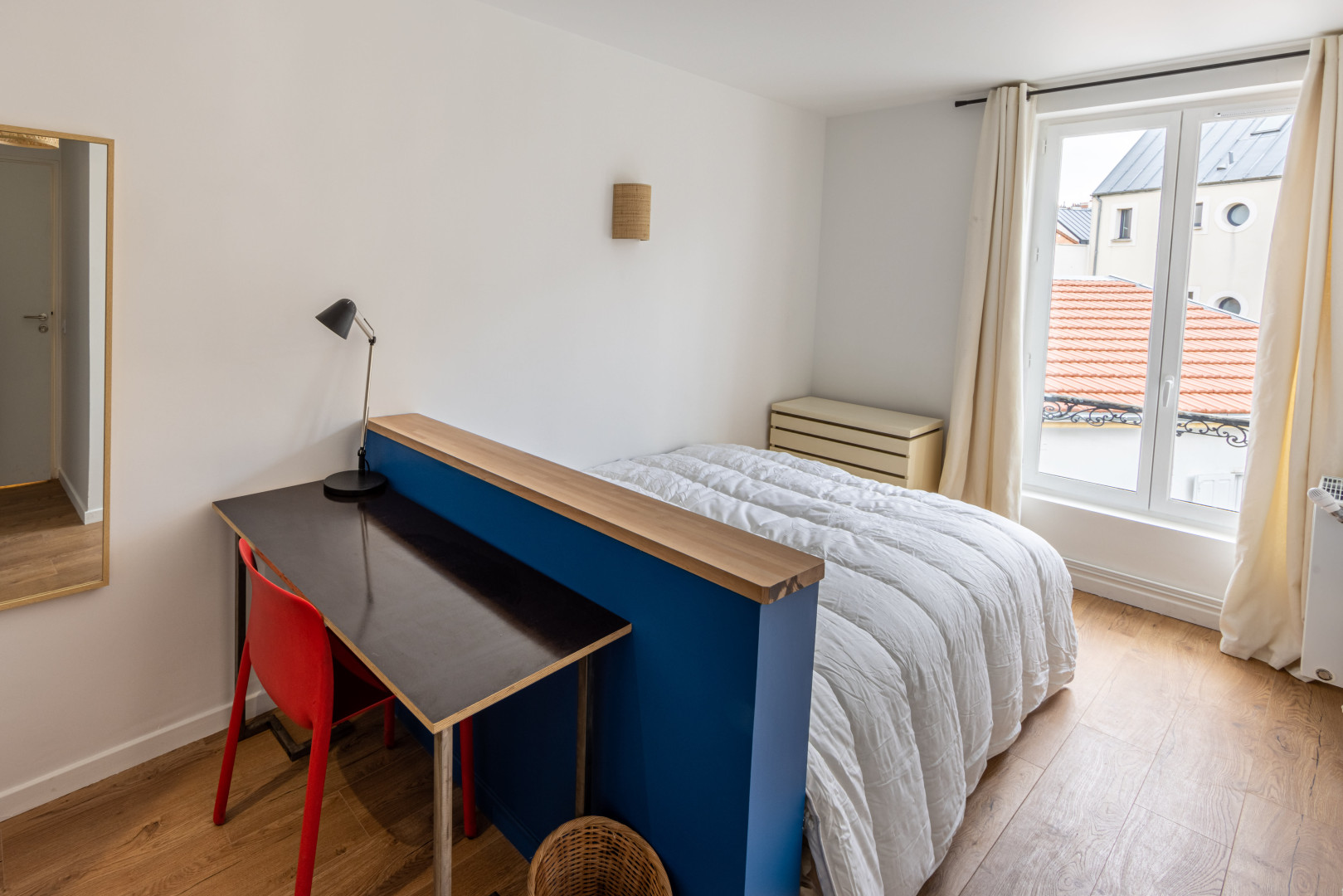 
                                                Location
                                                 Maison - Chambre 13m² - Issy-Les-Moulineaux - 999€/mois CC