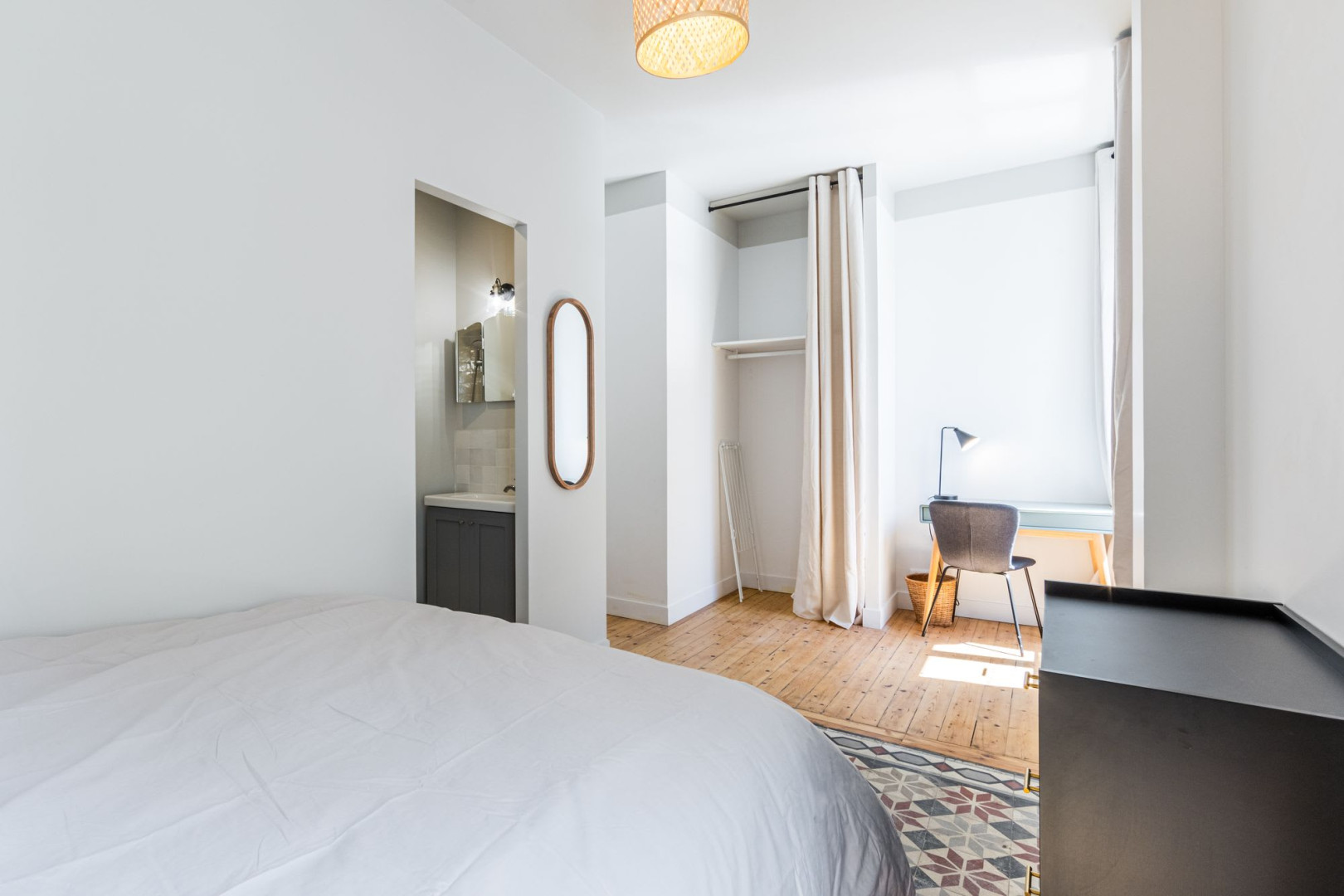 
                                                Colocation
                                                 Maison - Chambre 14.2m² - Alfortville - 920€/mois CC