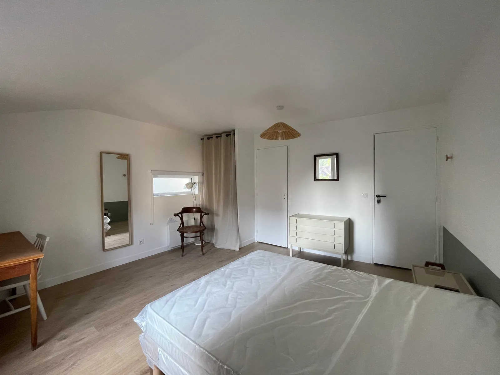 
                                                Colocation
                                                 Maison - Chambre 22.3m² - Villejuif - 1004€/mois CC