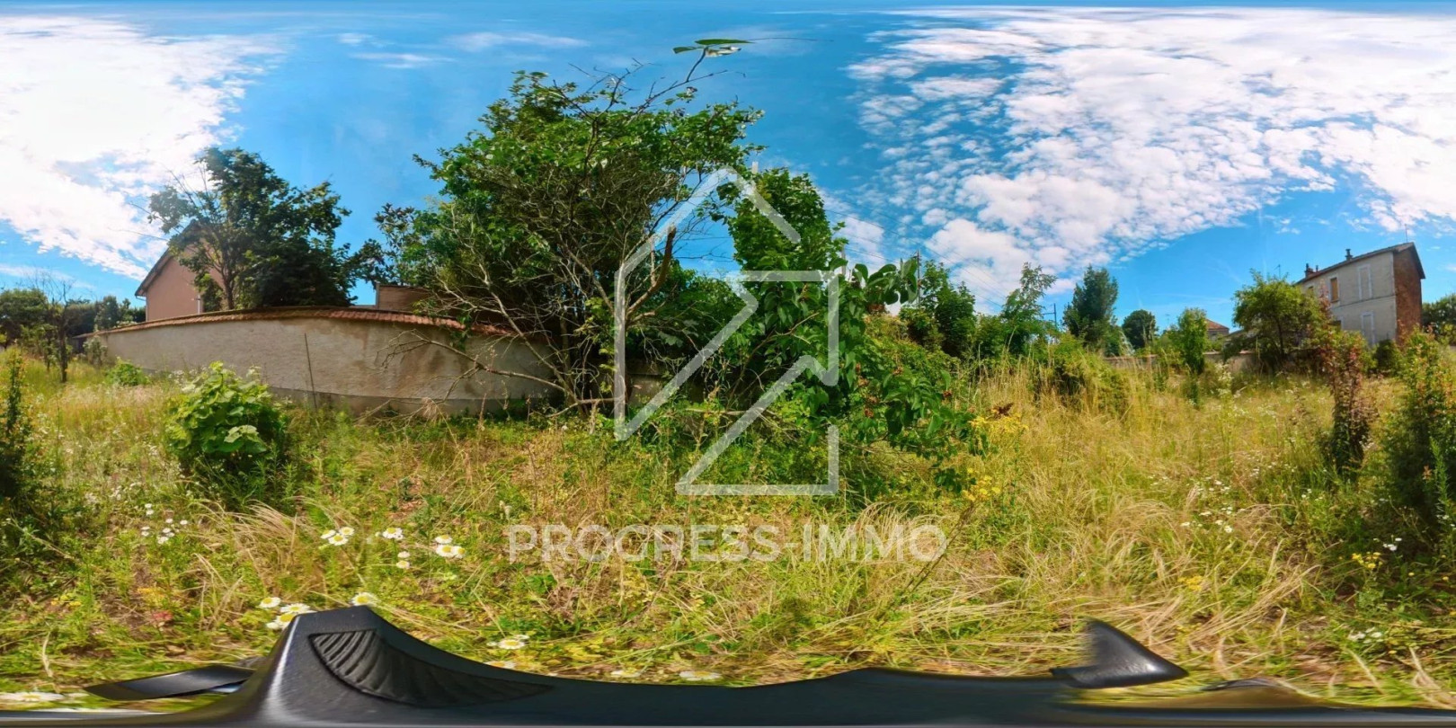
                                                Vente
                                                 Maison charmante à rénover à La Varenne Saint-Hilaire