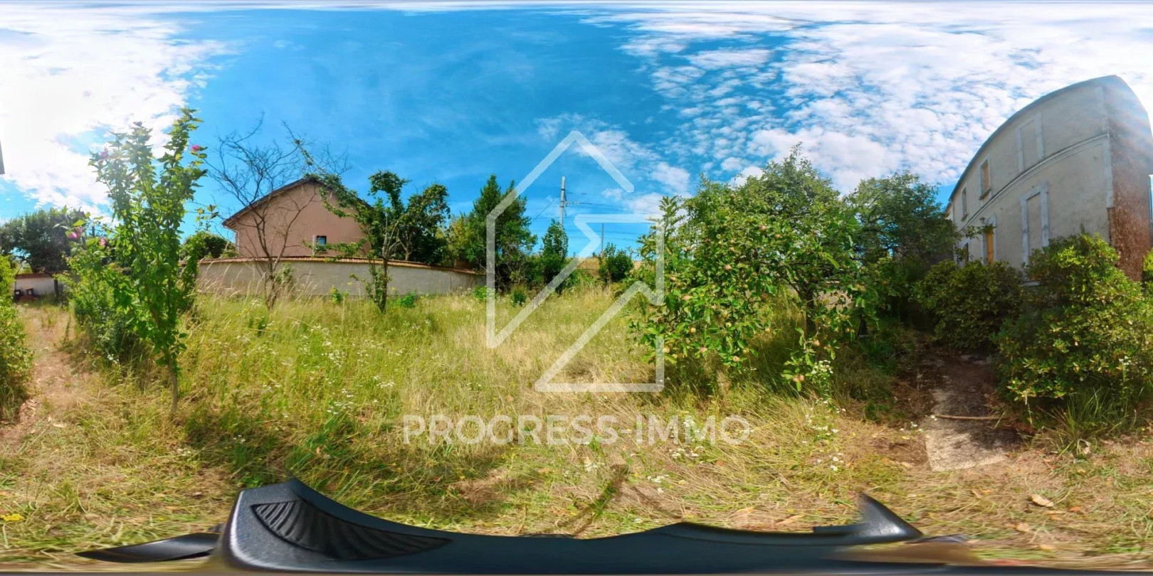 
                                                Vente
                                                 Maison charmante à rénover à La Varenne Saint-Hilaire