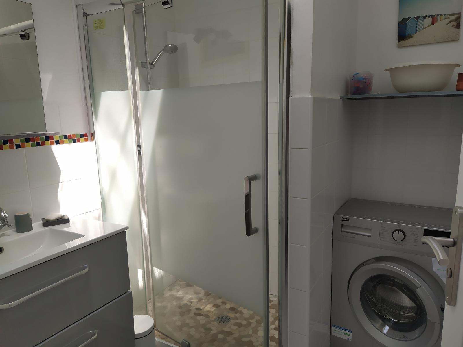 
                                                Location
                                                 Maison colocation quartier résidentiel tranquille