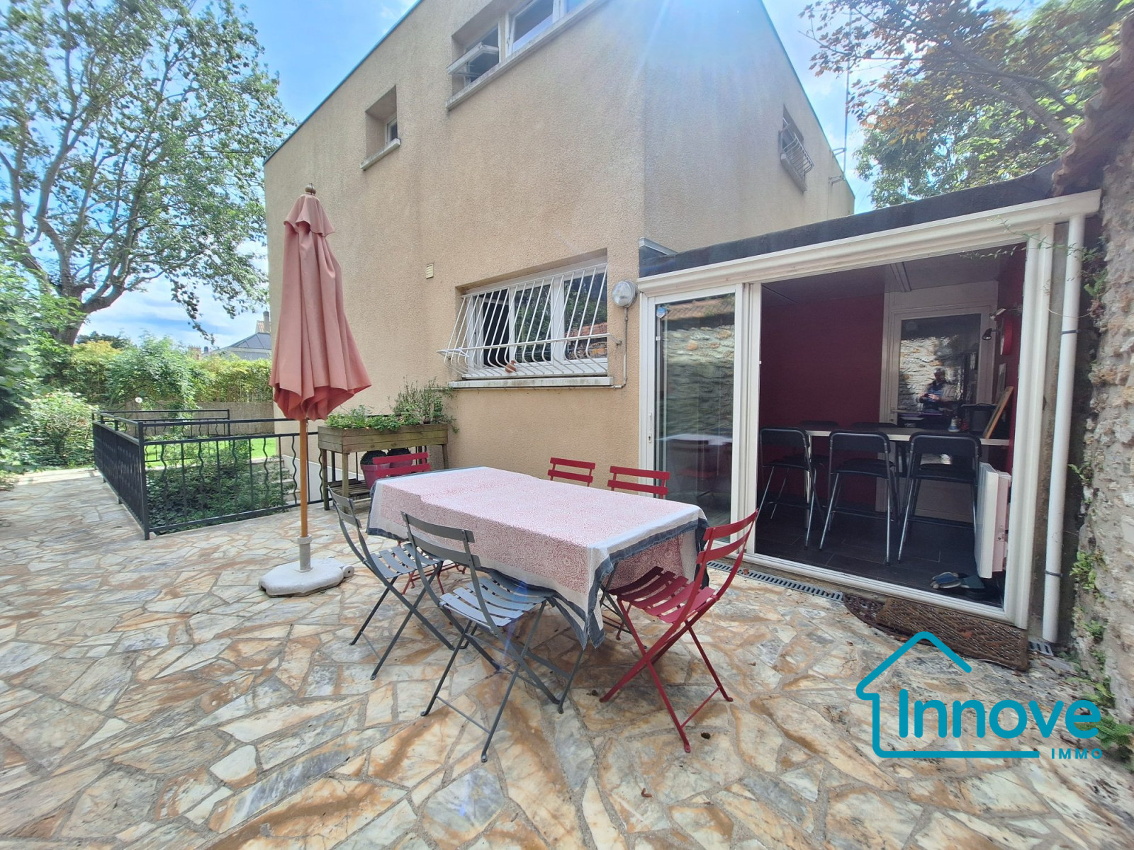 
                                                Location
                                                 Maison contemporaine 6 chambres dans une impasse privée
