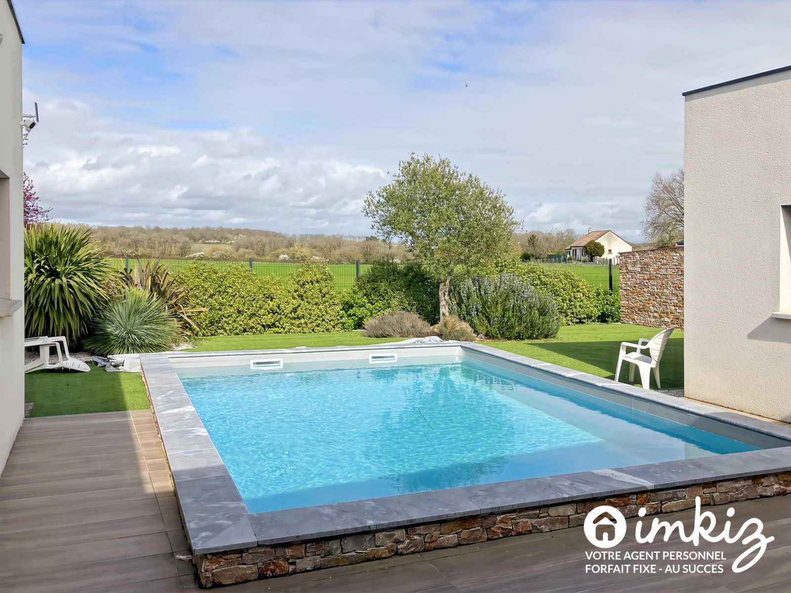 
                                                Vente
                                                 Maison contemporaine 6 pièces avec piscine