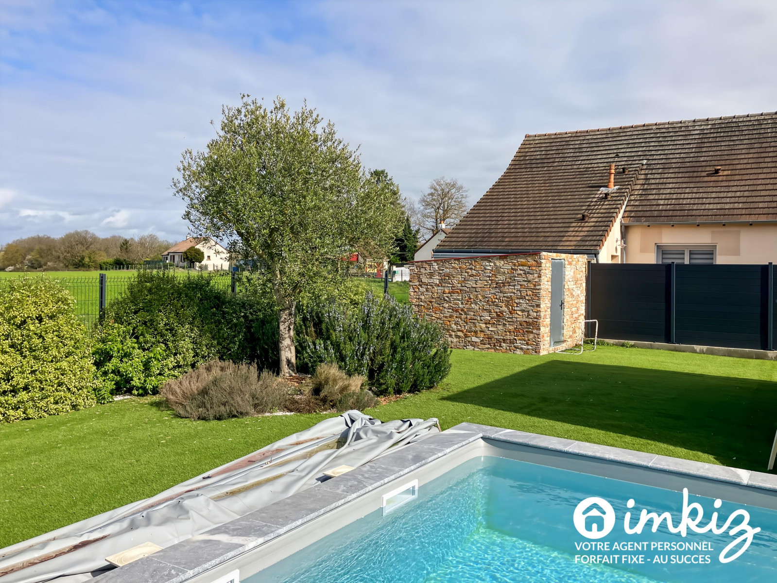 
                                                Vente
                                                 Maison contemporaine 6 pièces avec piscine