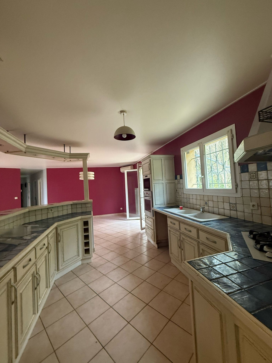 
                                                Vente
                                                 MAISON CONTEMPORAINE