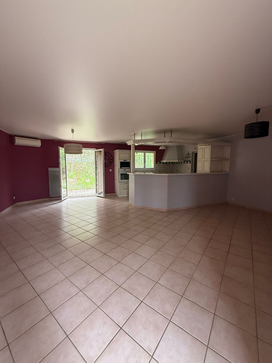 
                                                Vente
                                                 MAISON CONTEMPORAINE
