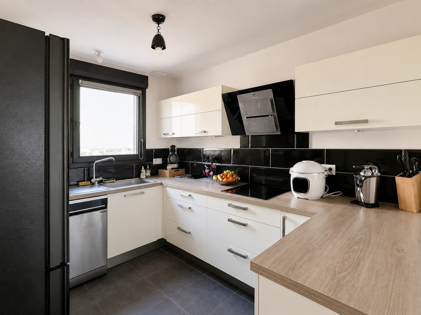 
                                                Vente
                                                 Maison contemporaine à Theix