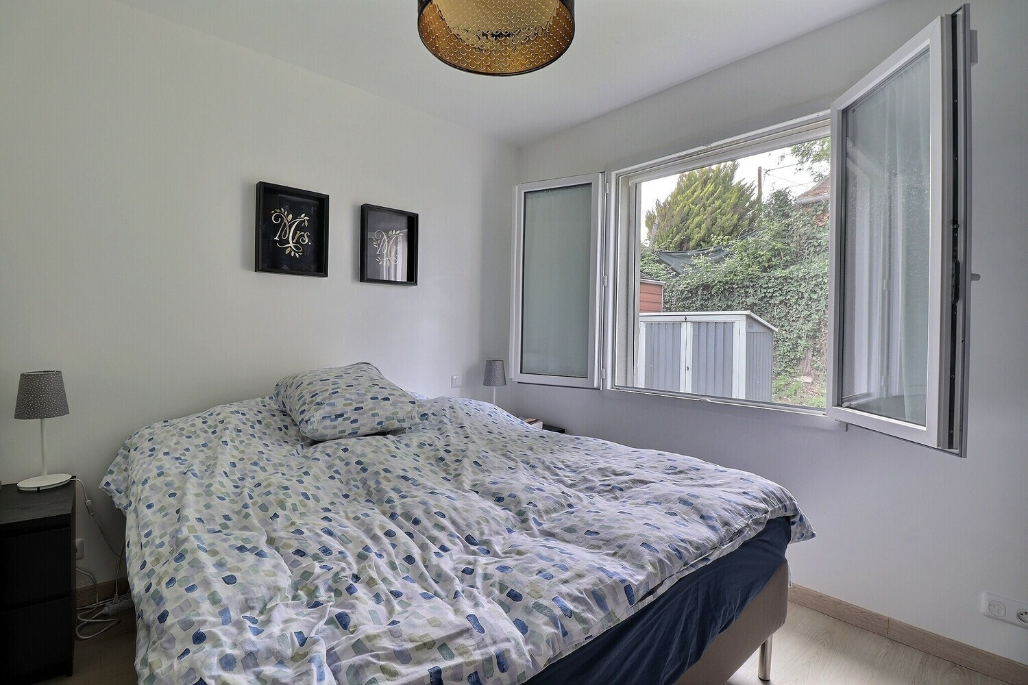 
                                                Vente
                                                 Maison contemporaine avec piscine.