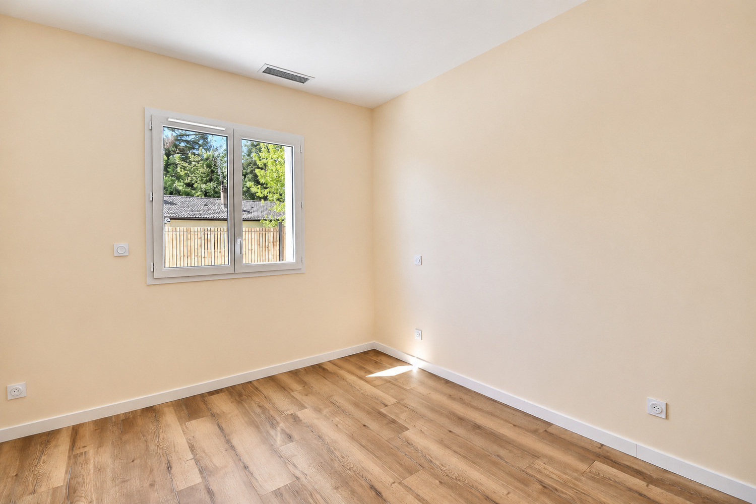 
                                                Vente
                                                 Maison contemporaine avec piscine