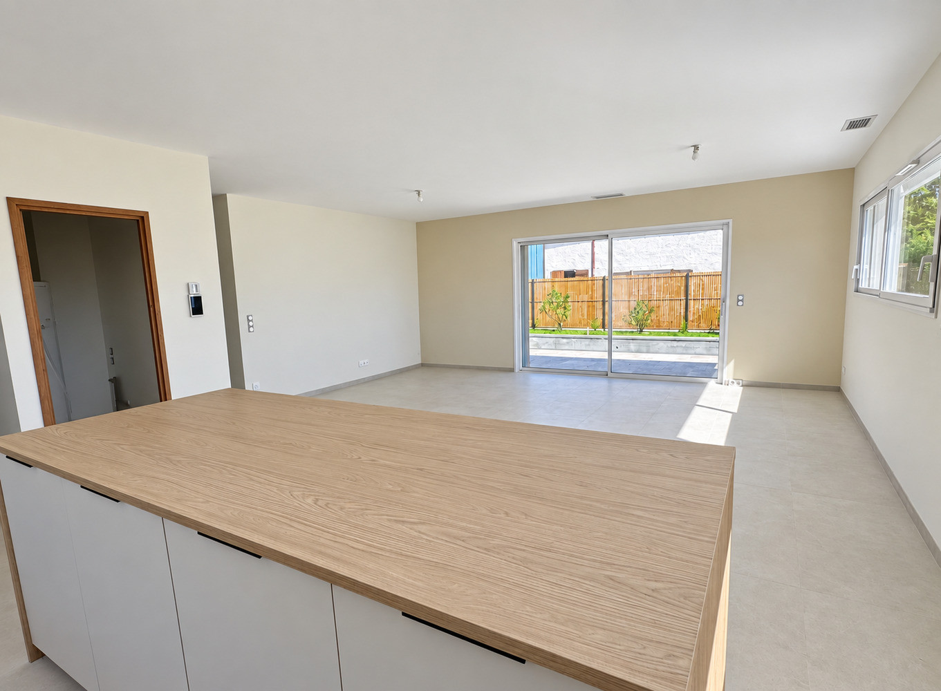 
                                                Vente
                                                 Maison contemporaine avec piscine
