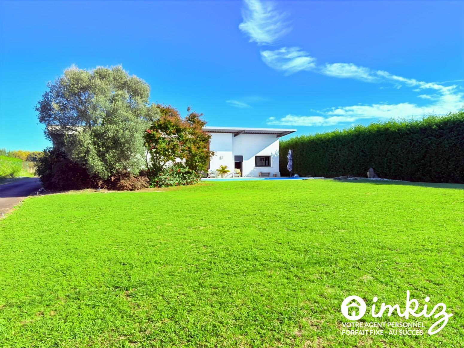 
                                                Vente
                                                 Maison contemporaine avec piscine et jardin