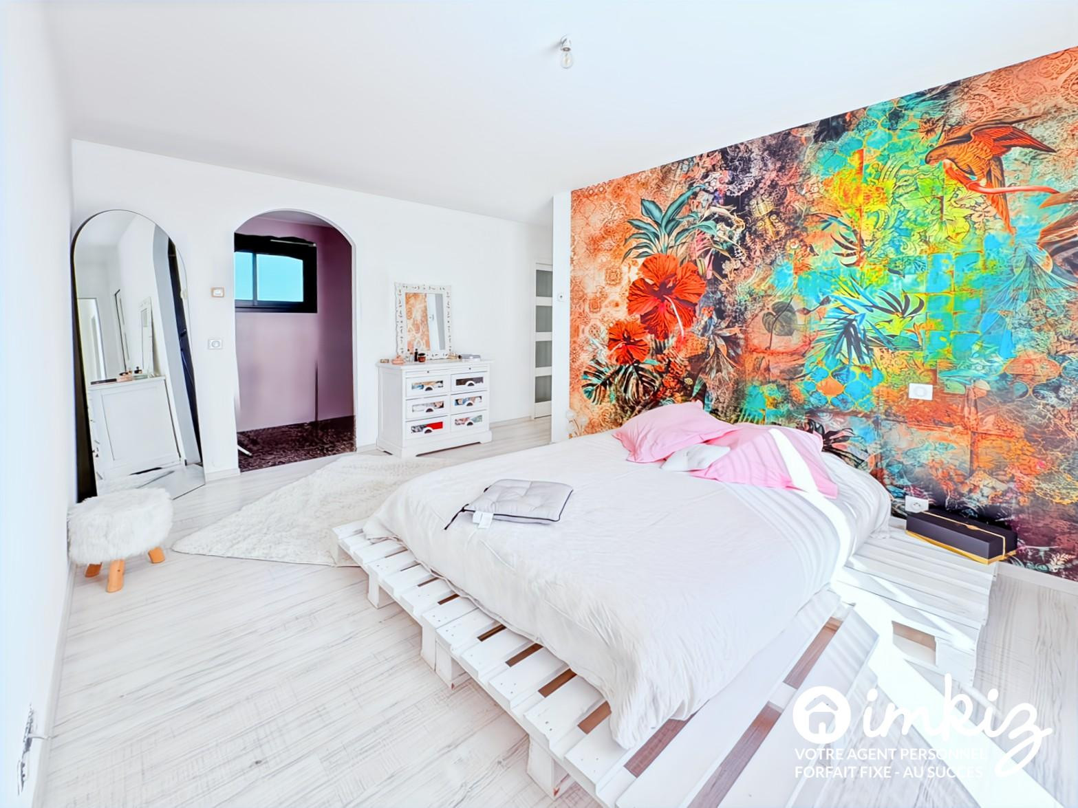 
                                                Vente
                                                 Maison contemporaine avec piscine et jardin