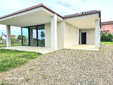 
                                                Vente
                                                 Maison contemporaine avec toiture végétalisée.