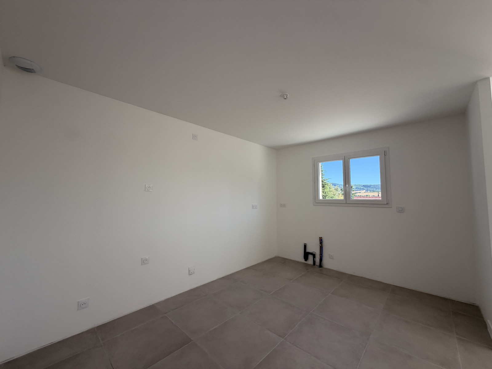 
                                                Vente
                                                 Maison contemporaine neuve - vue dégagée