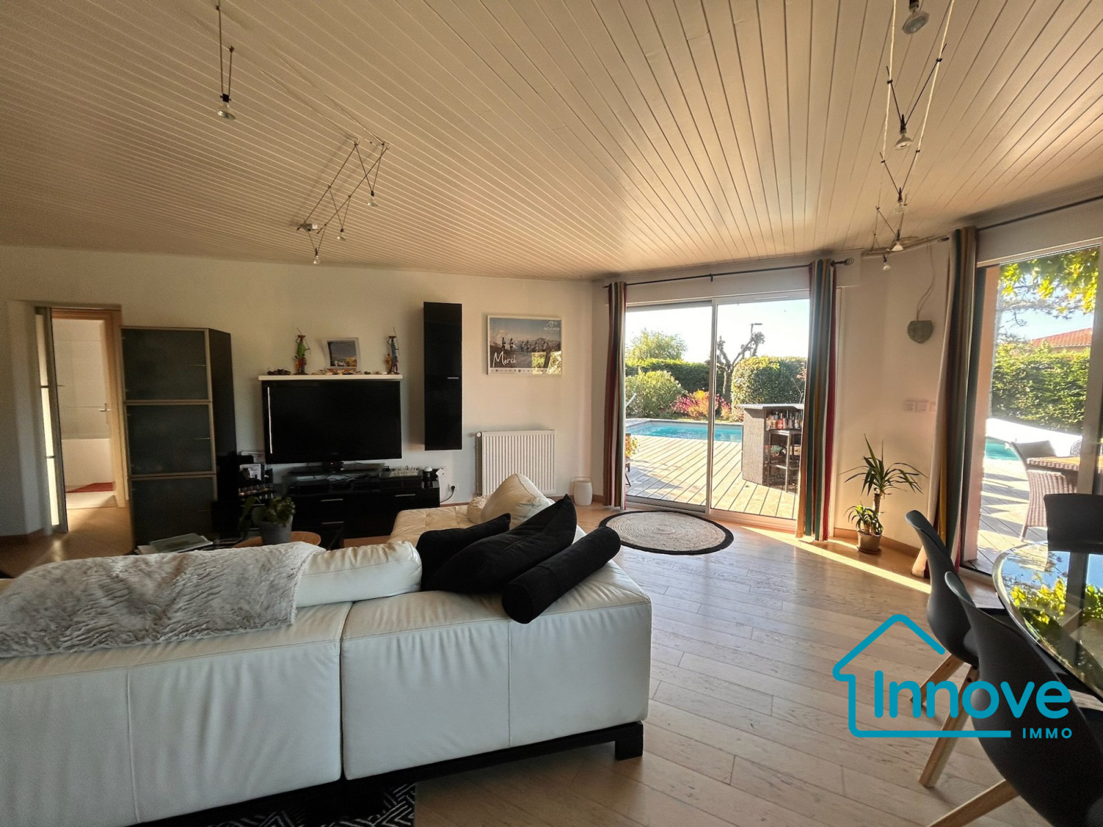 
                                                Vente
                                                 Maison contemporaine sans vis-à-vis