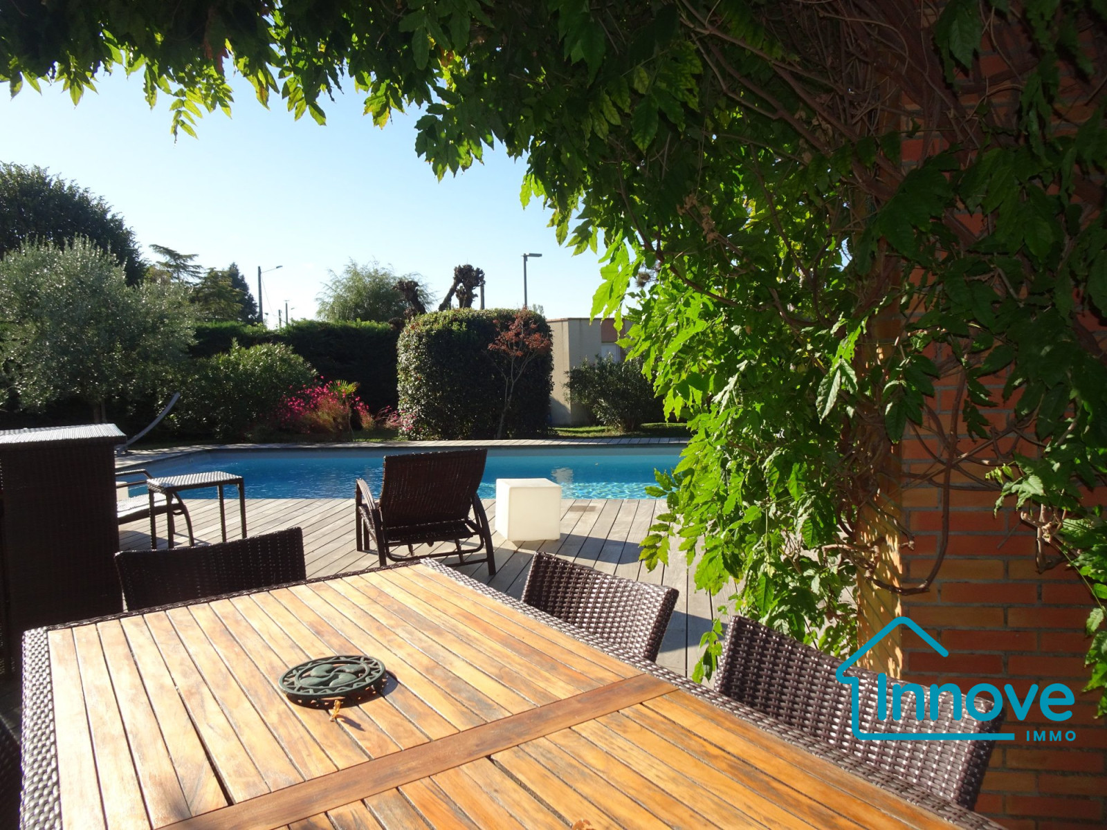 
                                                Vente
                                                 Maison contemporaine sans vis-à-vis