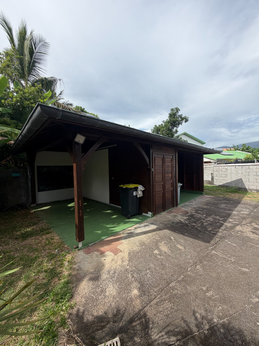 
                                                Location
                                                 Maison créole – Plus de 200m2 Bras-Panon