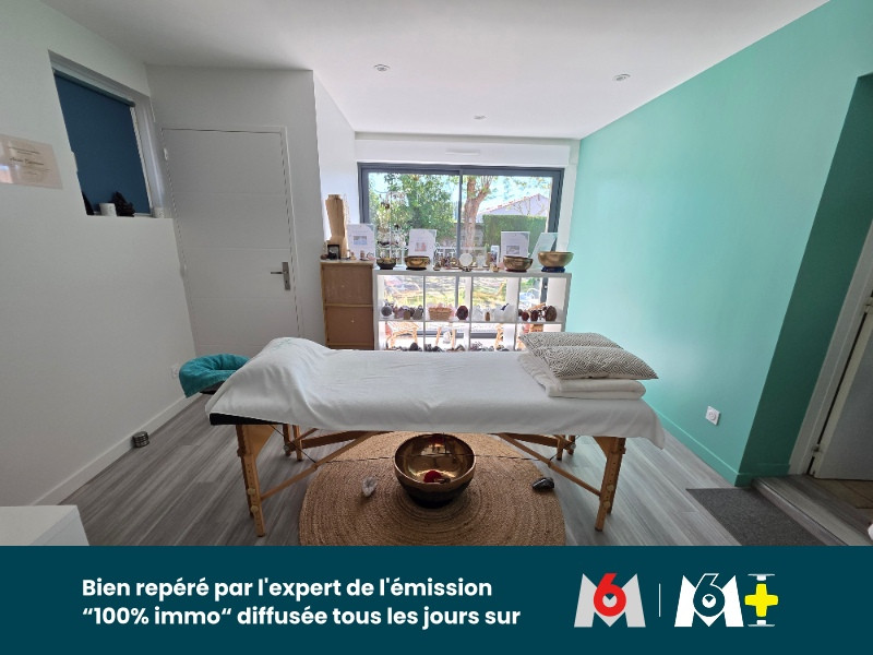 
                                                Vente
                                                 MAISON D’ARCHITECTE AVEC PISCINE – VOLUMES EXCEPTIONNELS & CADRE PRIVILÉGIÉ A 10mn DE L OCEAN