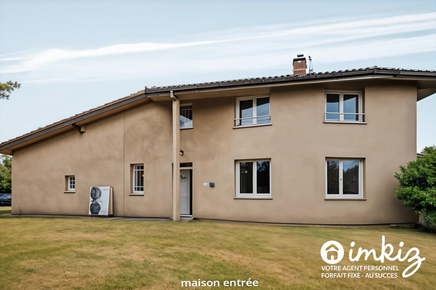 
                                                Vente
                                                 Maison d architecte de 7 pièces avec grand terrain