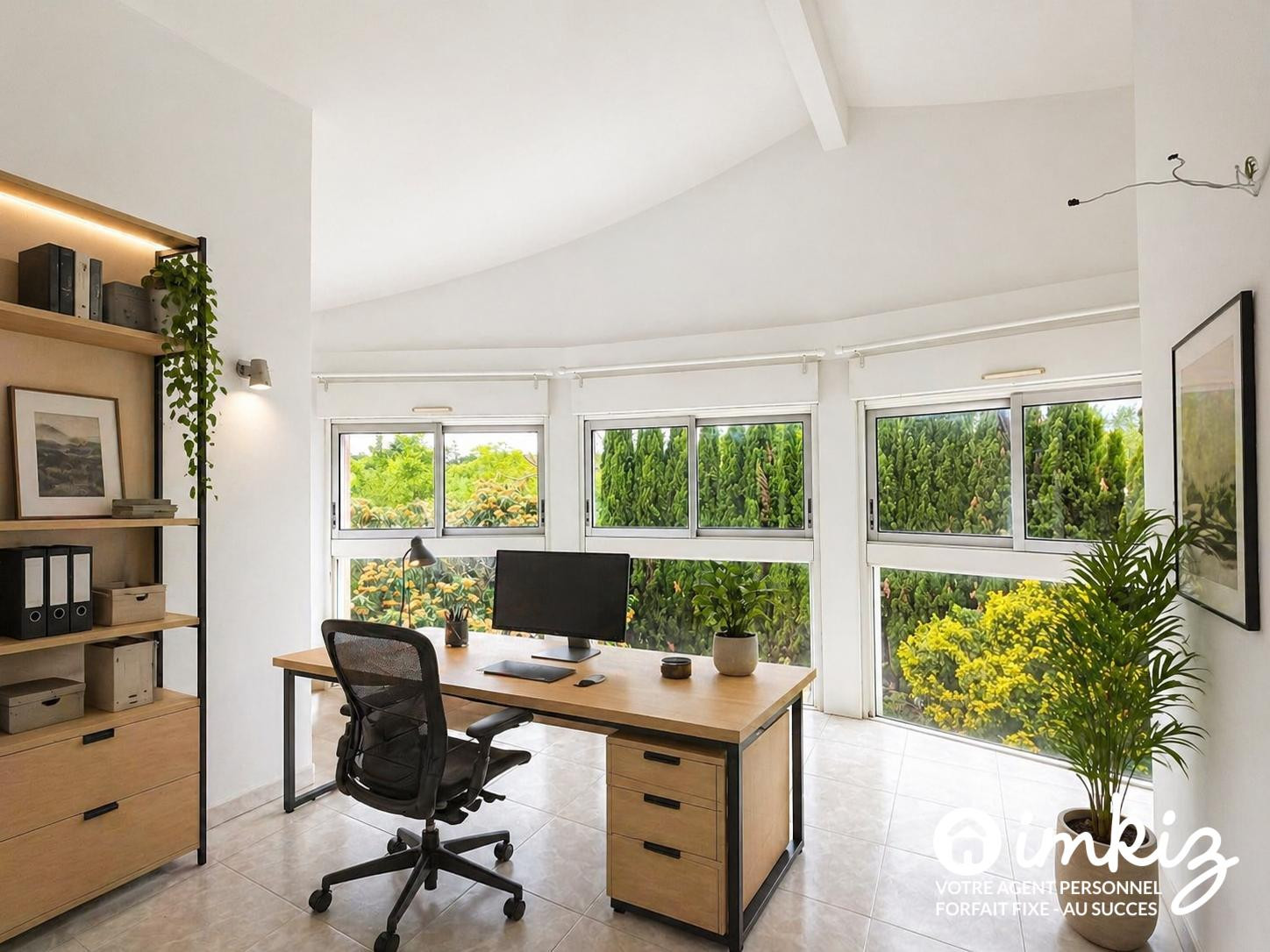 
                                                Vente
                                                 Maison d architecte de 7 pièces avec grand terrain