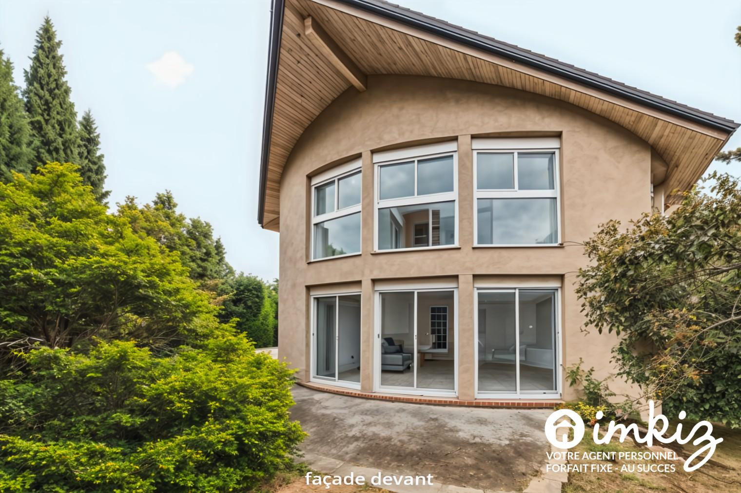 
                                                Vente
                                                 Maison d architecte de 7 pièces avec grand terrain