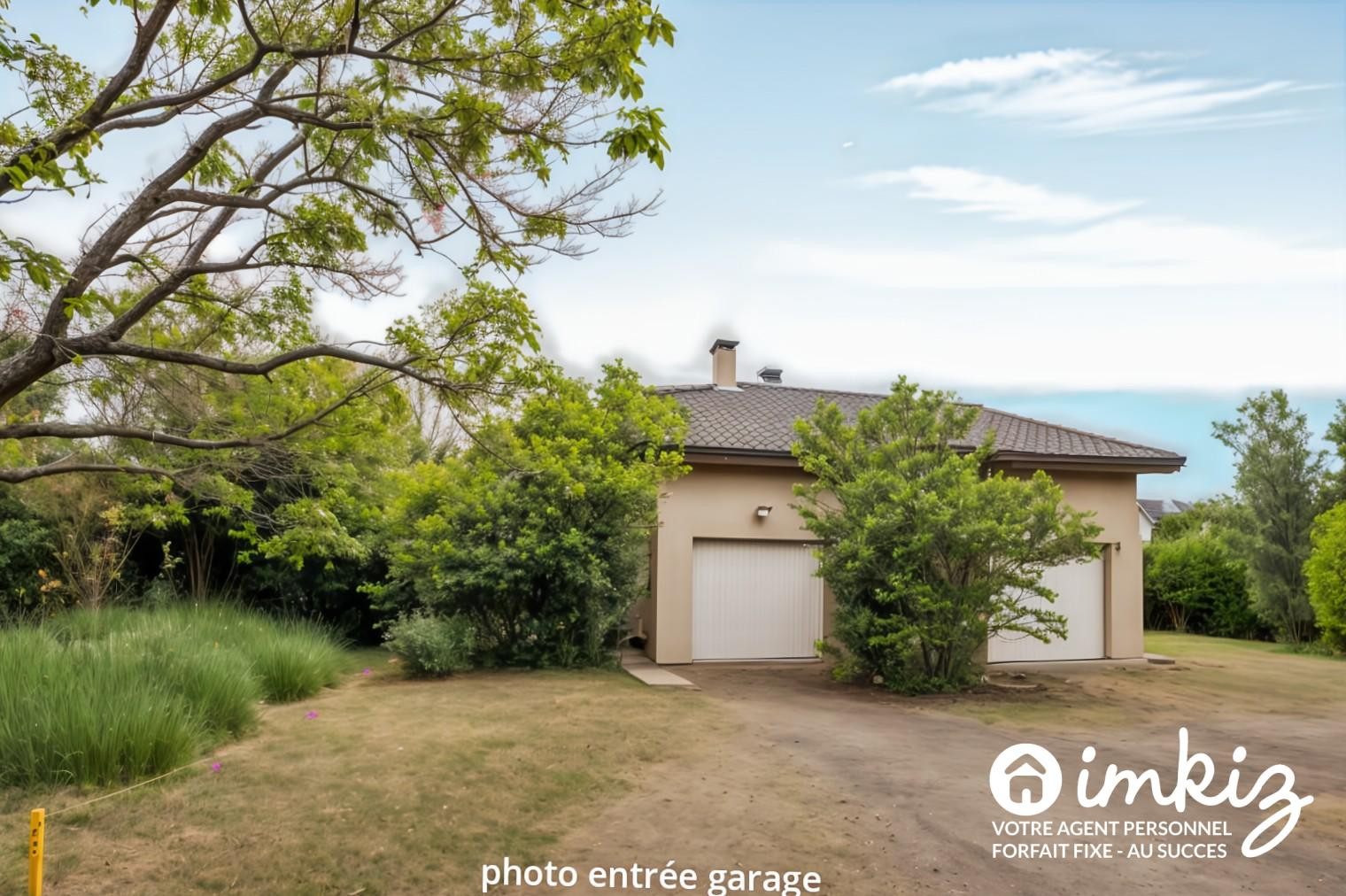 
                                                Vente
                                                 Maison d architecte de 7 pièces avec grand terrain