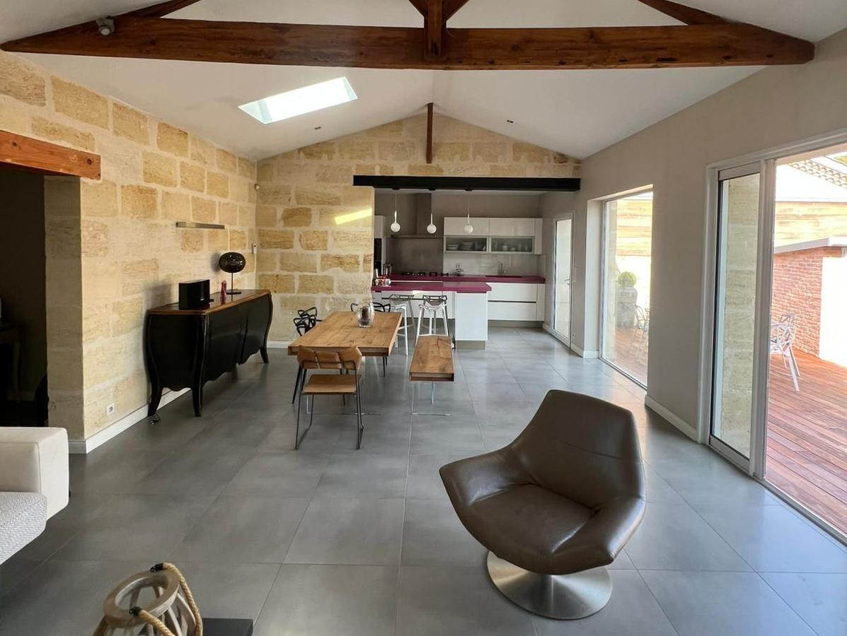 
                                                Vente
                                                 Maison d architecte d'exception avec piscine