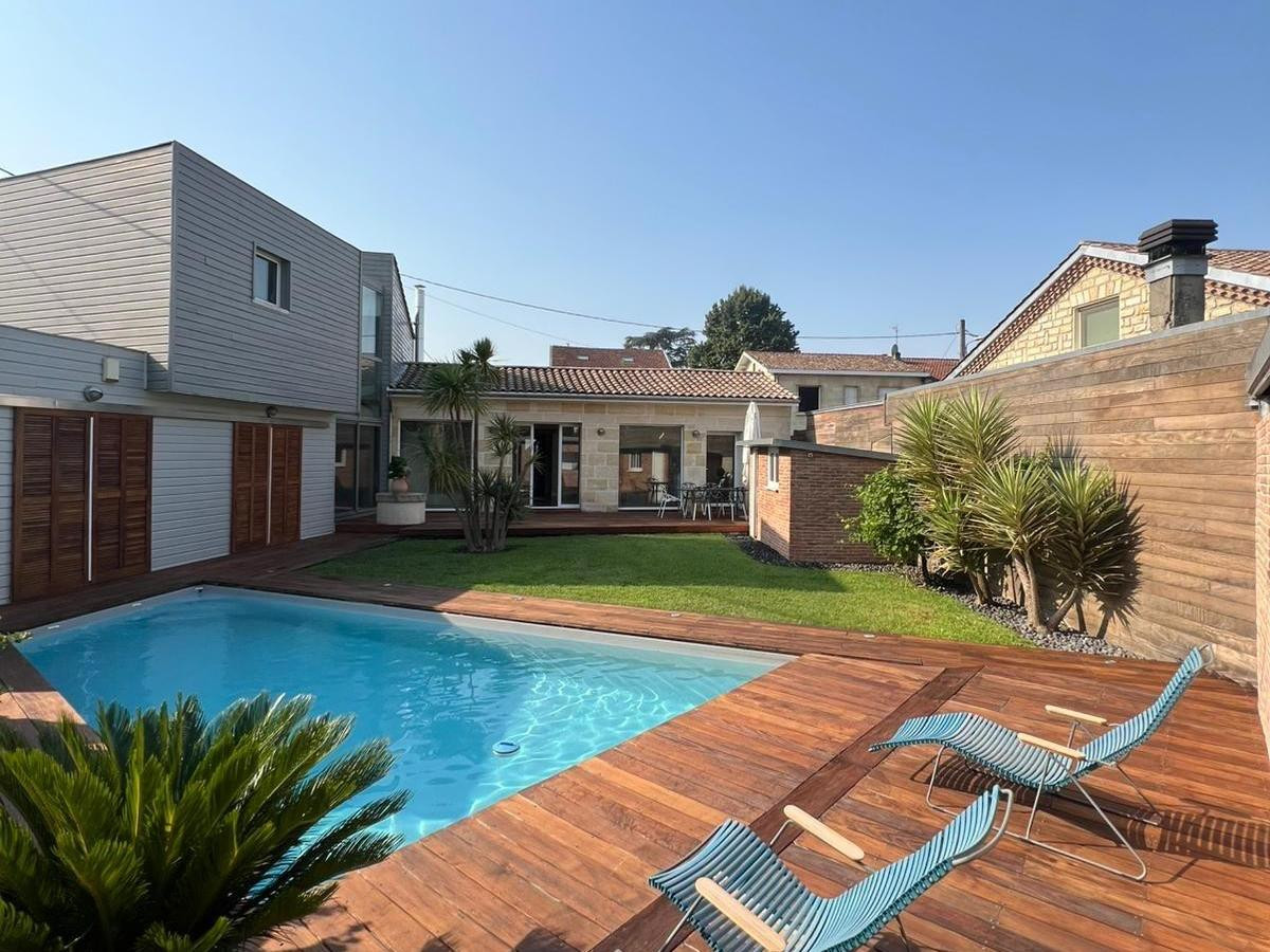 
                                                Vente
                                                 Maison d architecte d'exception avec piscine