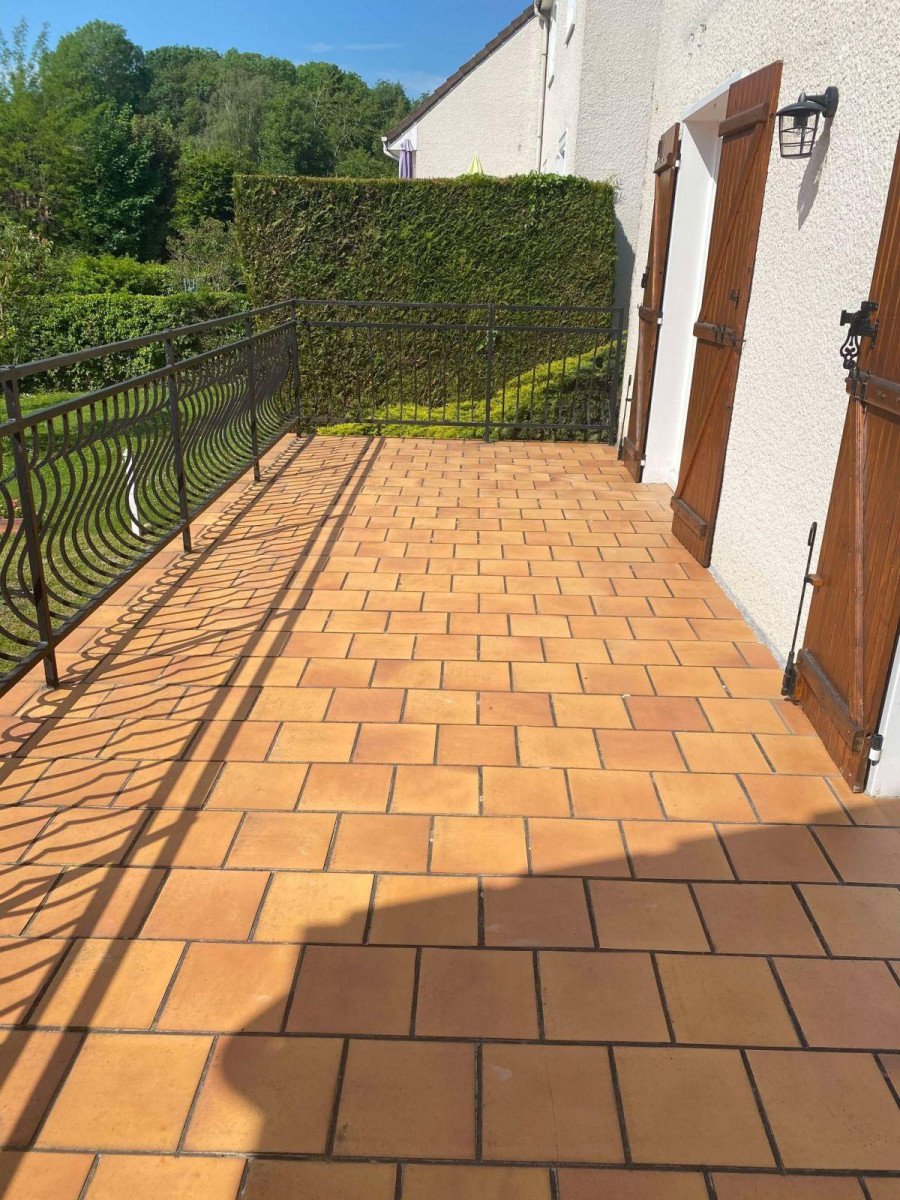 
                                                Location
                                                 Maison dans résidence tranquille