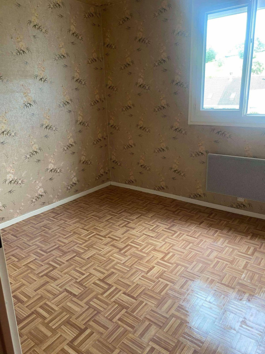 
                                                Location
                                                 Maison dans résidence tranquille