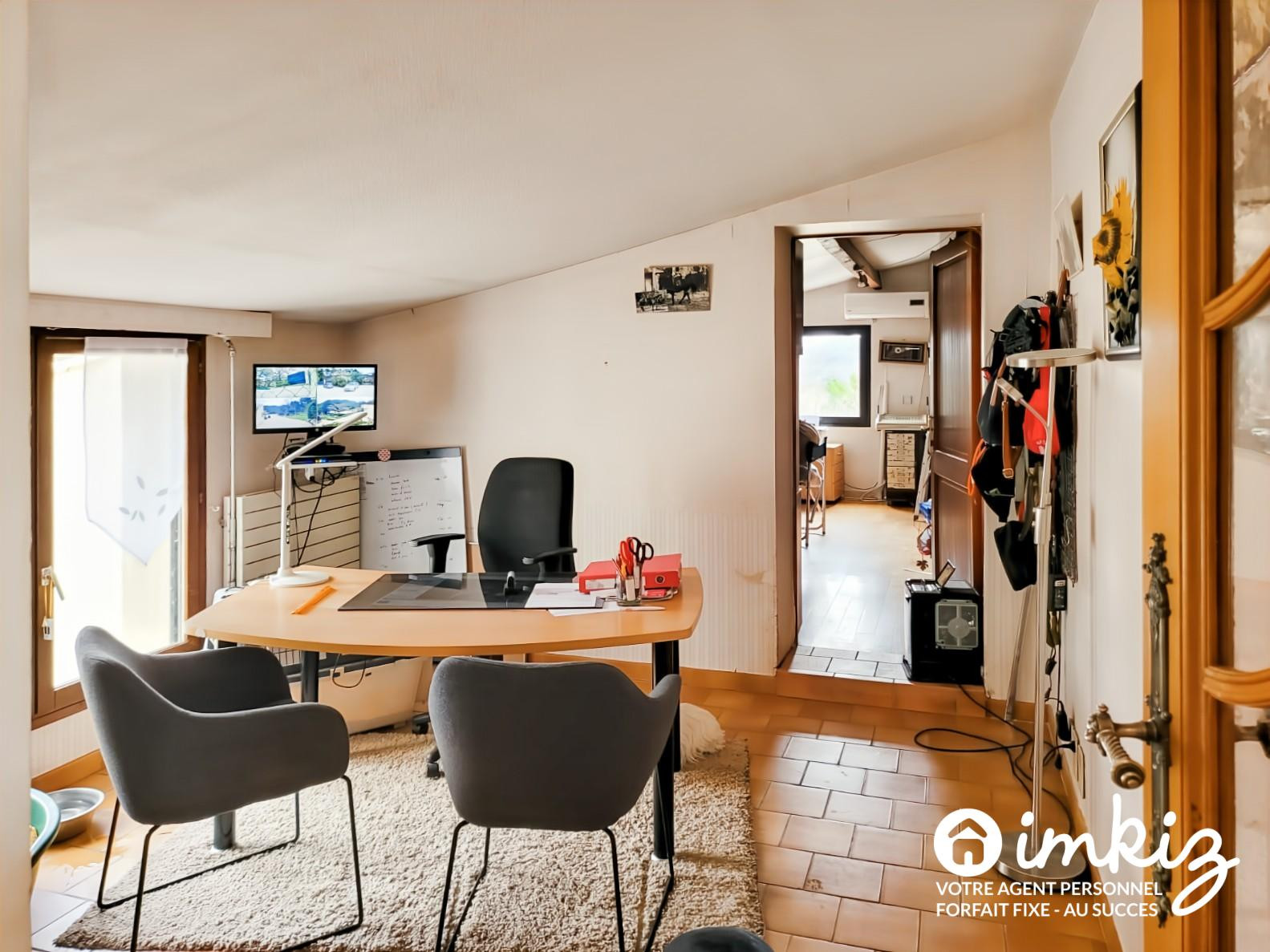 
                                                Vente
                                                 Maison d'architecte 13 pces ,2 log.ou unifamiliale