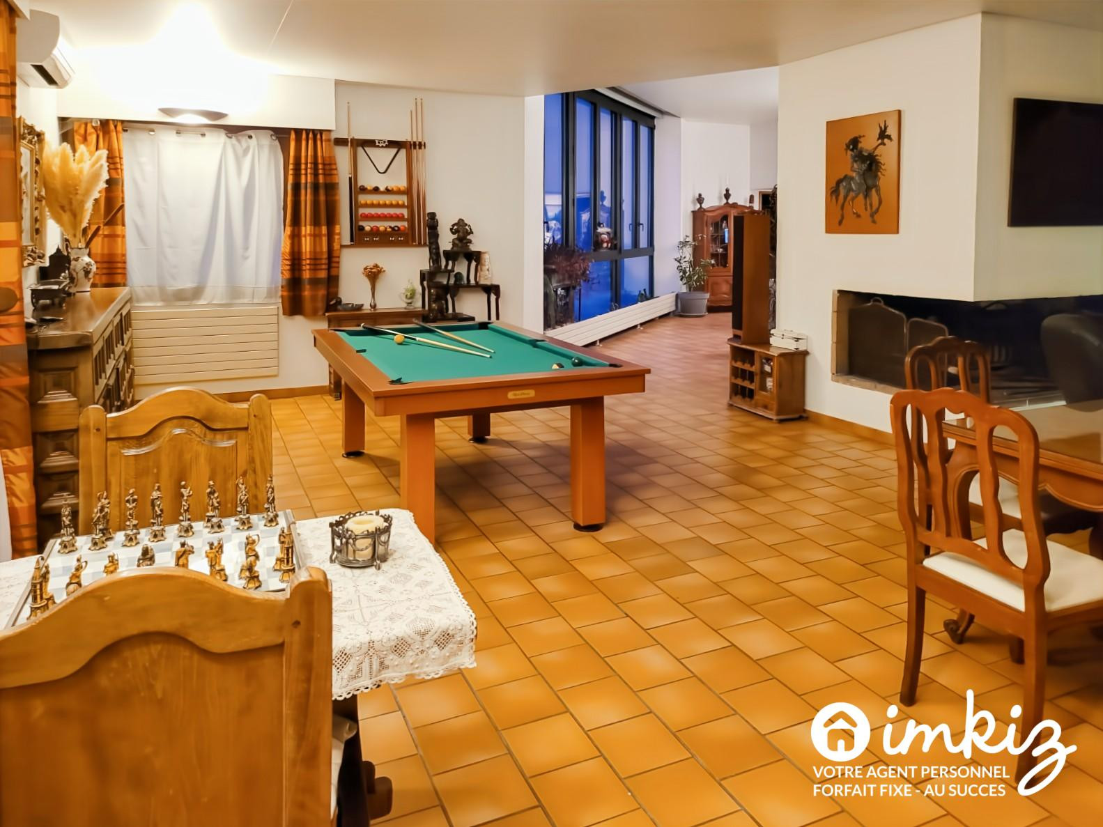 
                                                Vente
                                                 Maison d'architecte 13 pces ,2 log.ou unifamiliale