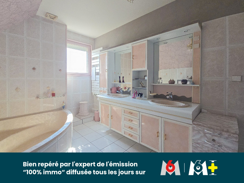 
                                                Vente
                                                 maison d'architecte 220 m² à Bessay sur Allier