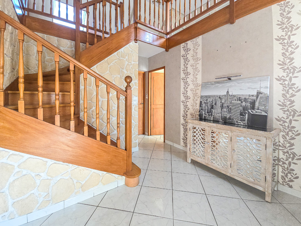
                                                Vente
                                                 Maison d'architecte 220 m2 à Bessay-sur-Allier