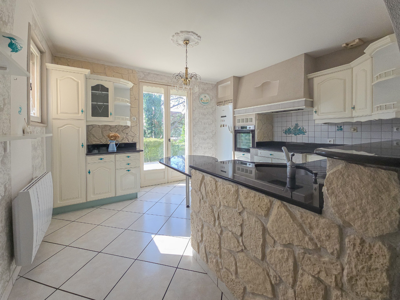 
                                                Vente
                                                 Maison d'architecte 220 m2 à Bessay-sur-Allier