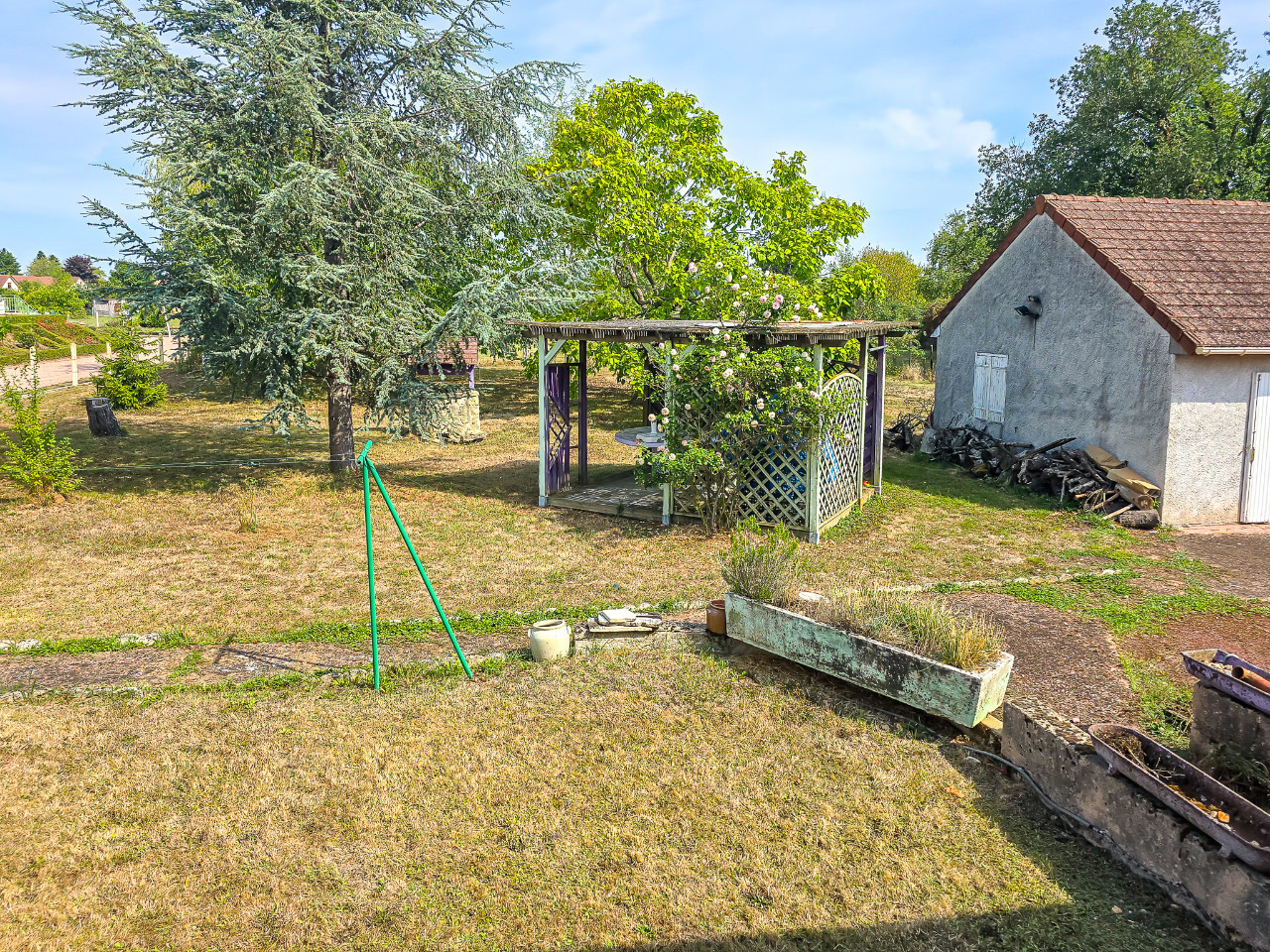 
                                                Vente
                                                 Maison d'architecte 220 m2 à Bessay-sur-Allier