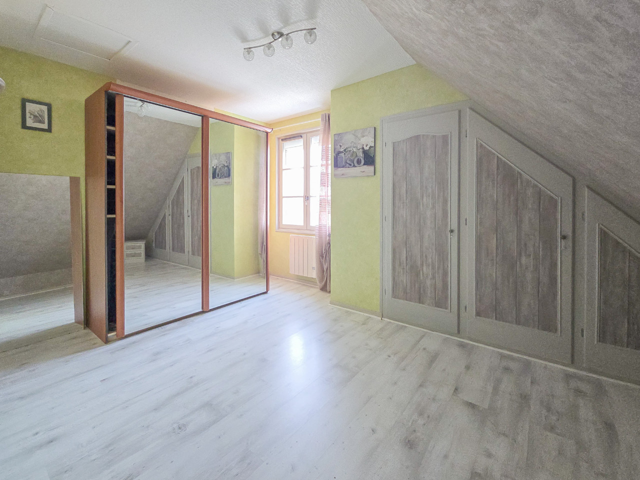 
                                                Vente
                                                 Maison d'architecte 220 m2 à Bessay-sur-Allier