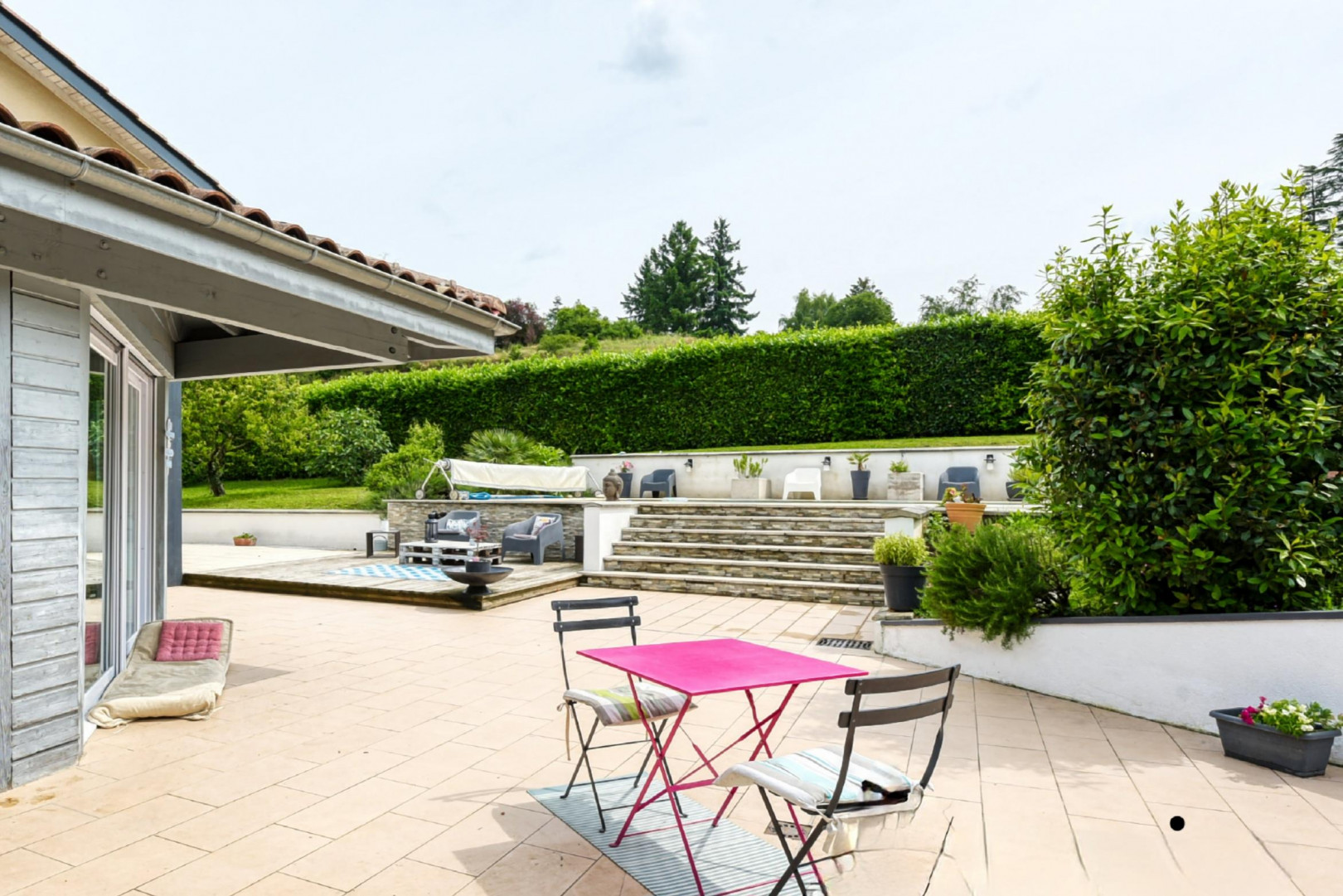 
                                                Vente
                                                 Maison d'architecte 4 chambres avec piscine