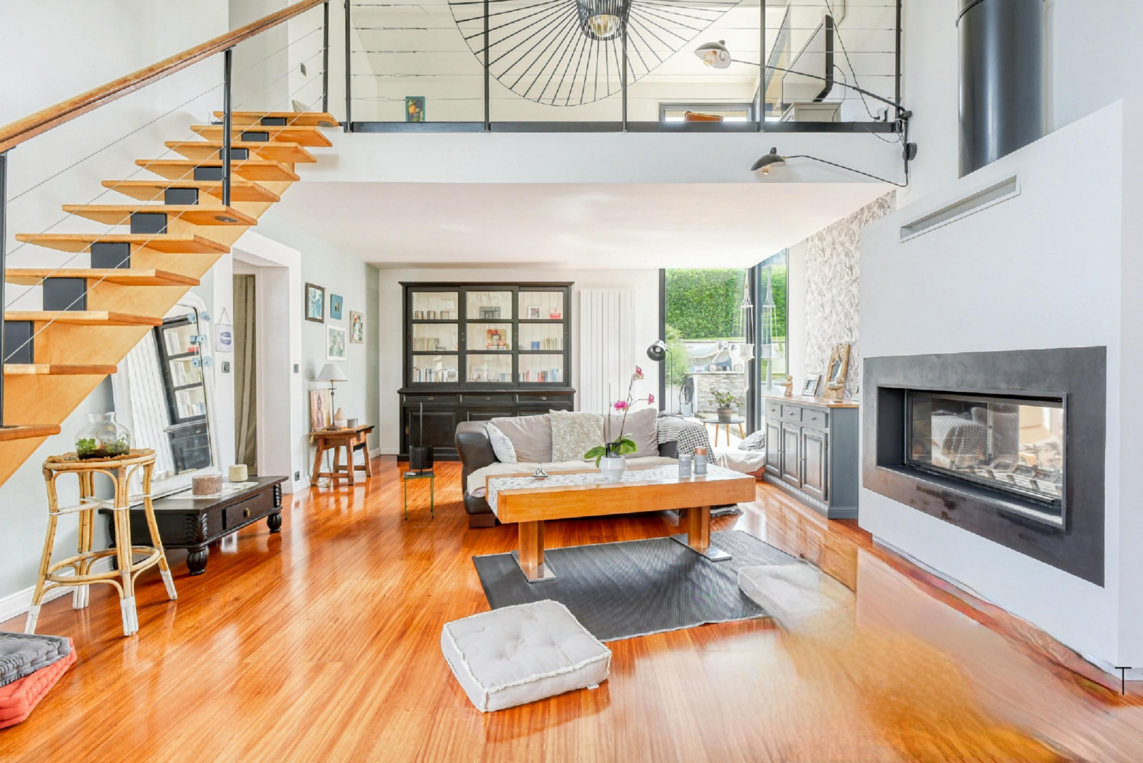 
                                                Vente
                                                 Maison d'architecte 4 chambres avec piscine