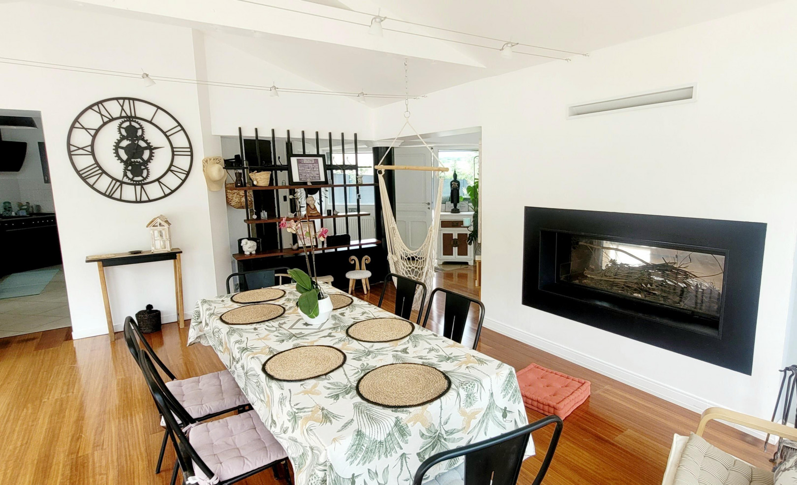 
                                                Vente
                                                 Maison d'architecte 4 chambres avec piscine